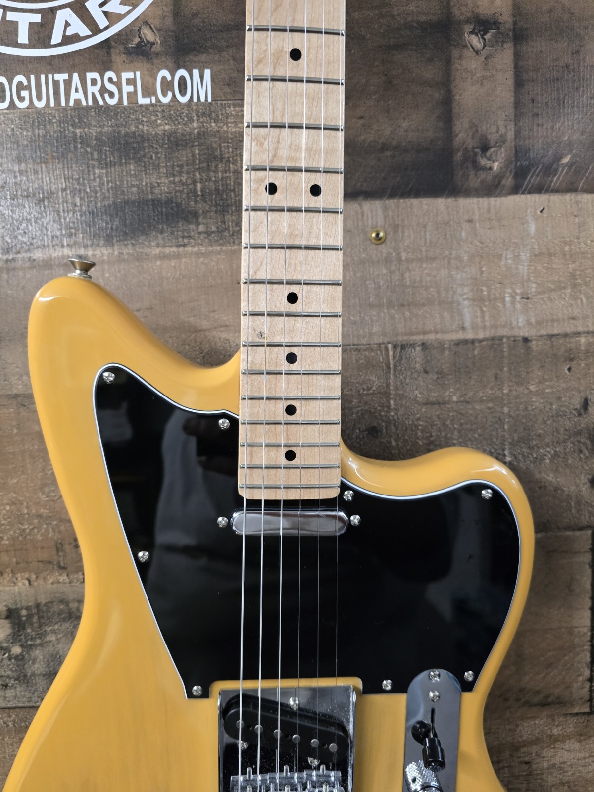 Squier Paranormal Offset Telecaster – Butterscotch Blonde with Black Pickguard