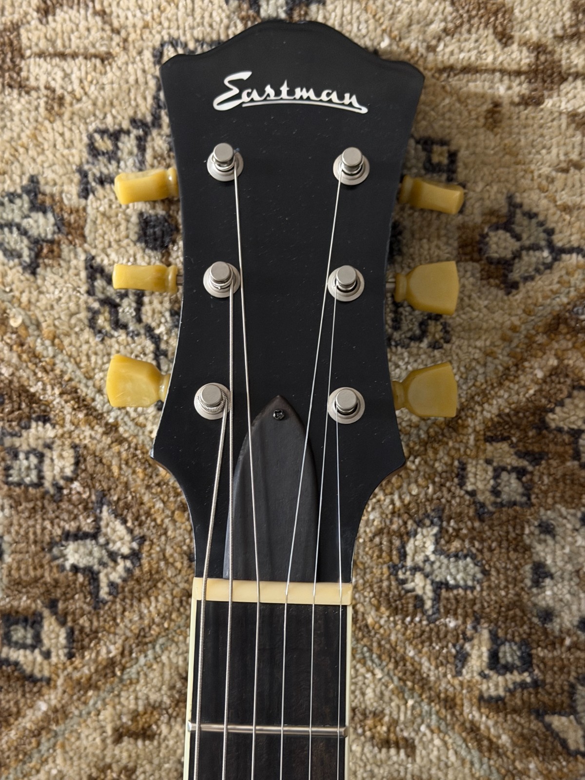 Eastman T64/V-T-GB in Goldburst w/ Lollar P90s, Hardshell Case & Pro Setup