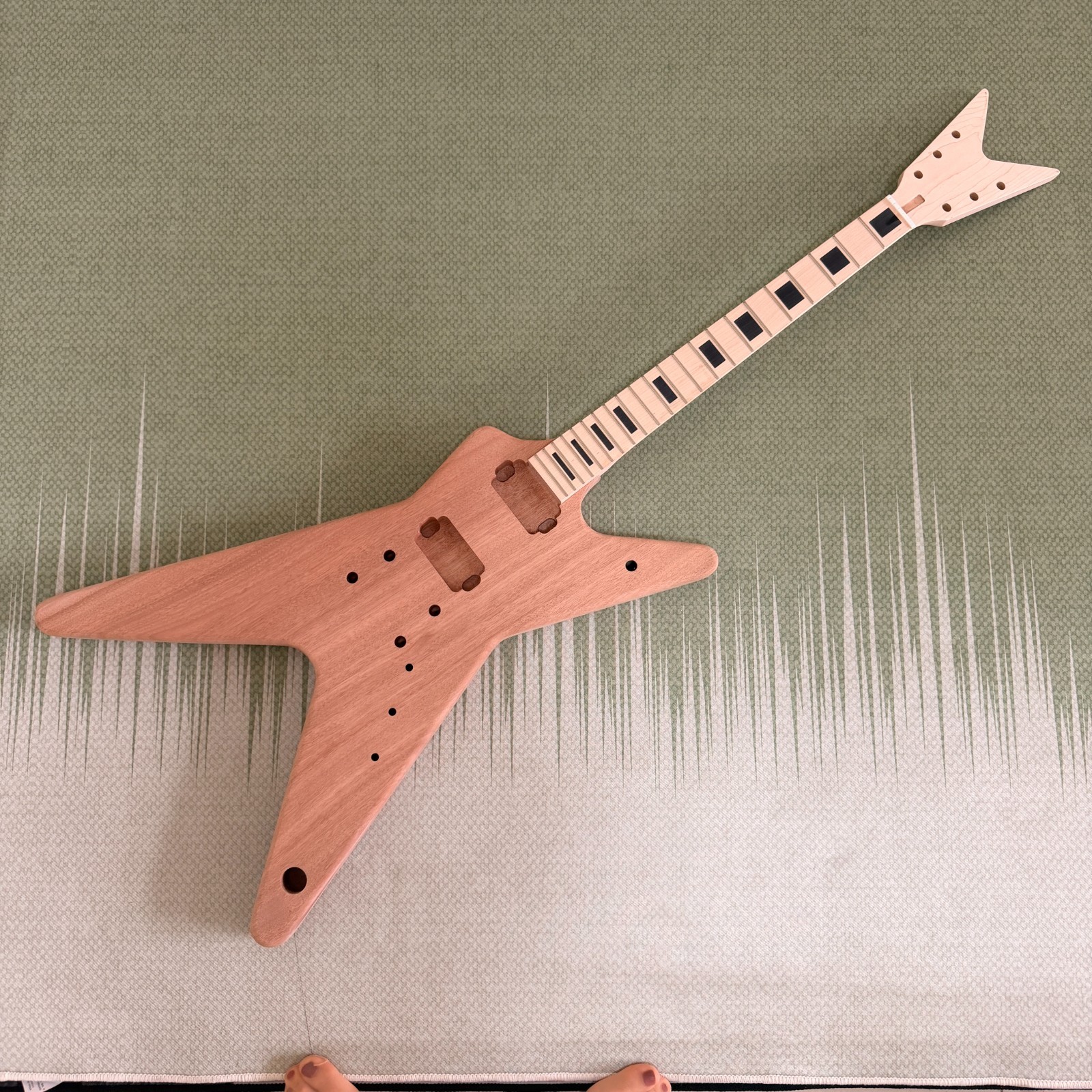 DIY Dean Electric Guitar Kit Mahogany Body Maple fretboard BK part bolt on 22F