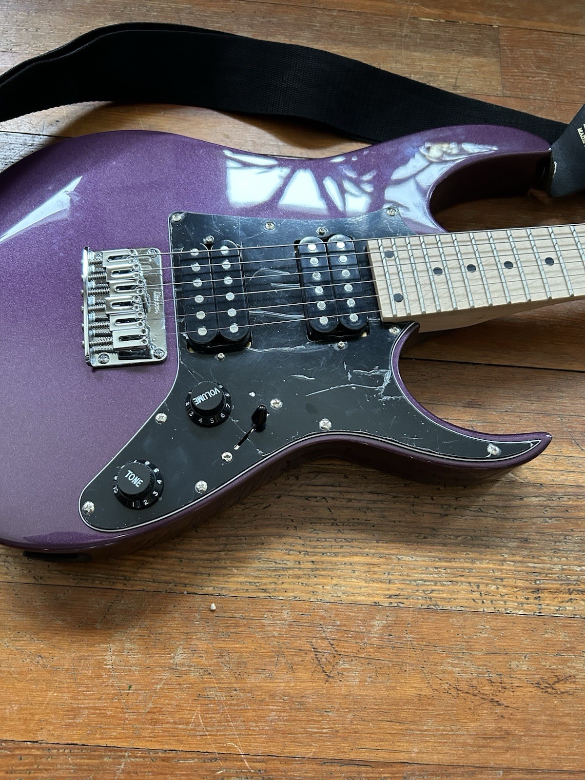 Ibanez Mikro GRGM21M Solid Electric Guitar. Barely Used