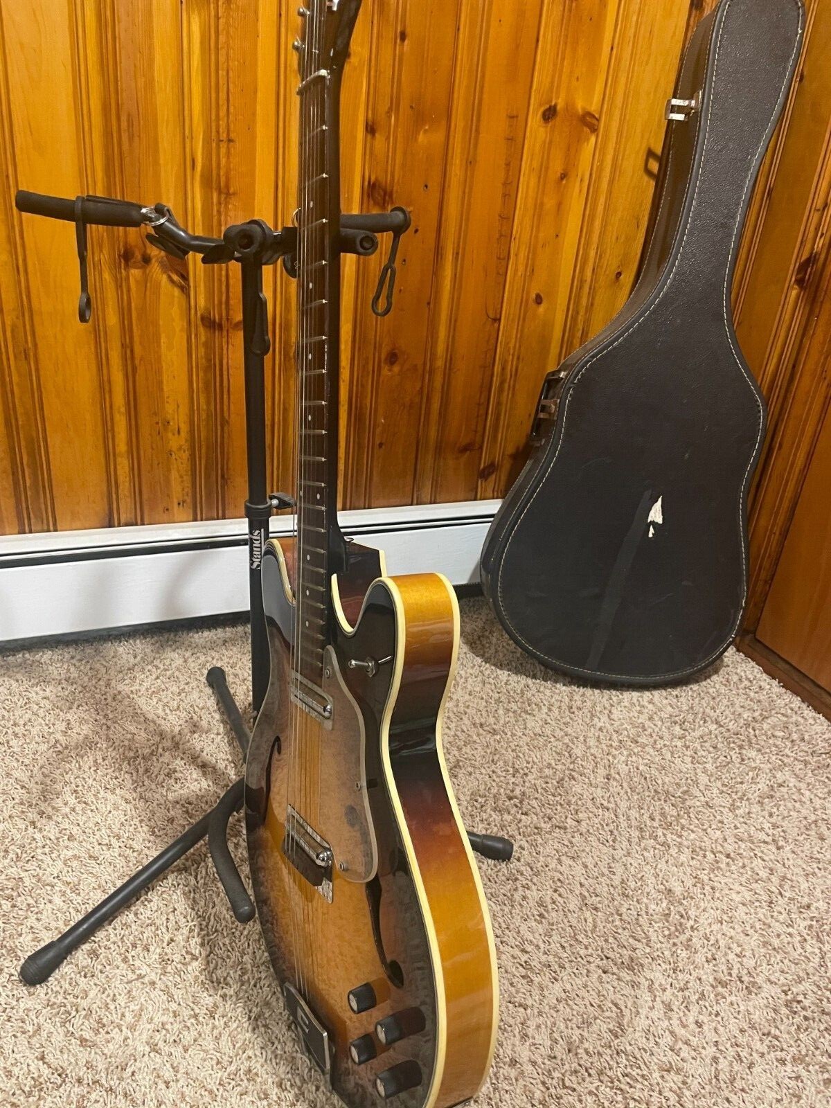 Danelectro Coral Firefly –  1960’s      $1200 cash and carry 