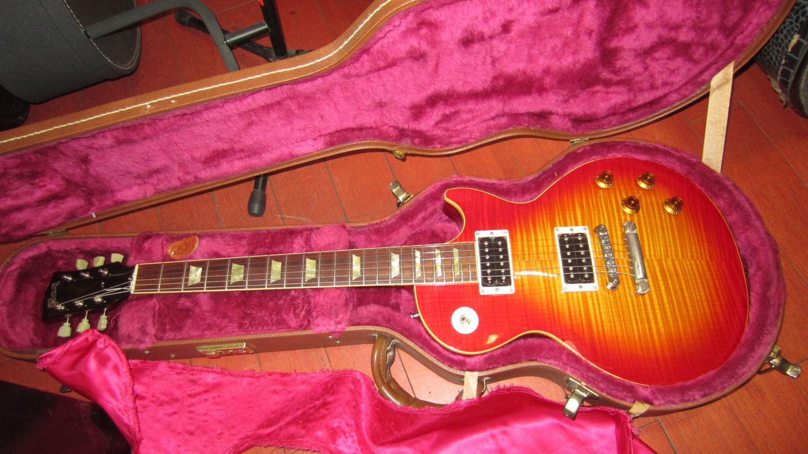 1996 Gibson Les Paul Classic Premium Plus Cherry Red Sunburst Flame Top