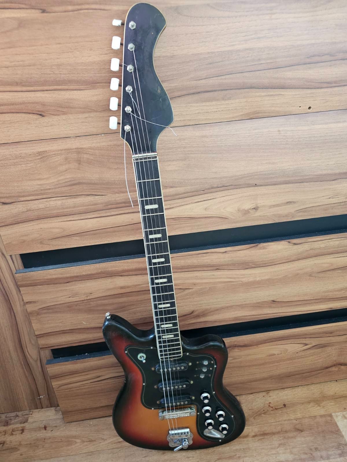 Musima Eterna De Luxe 25 Jaguar Electric Guitar GDR Vintage and Rare 1979