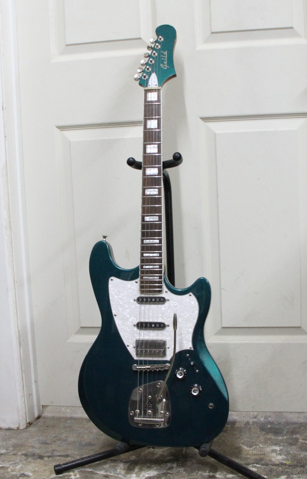 Guild 6 String Surfliner Electric Guitar (Missing Back Plate)