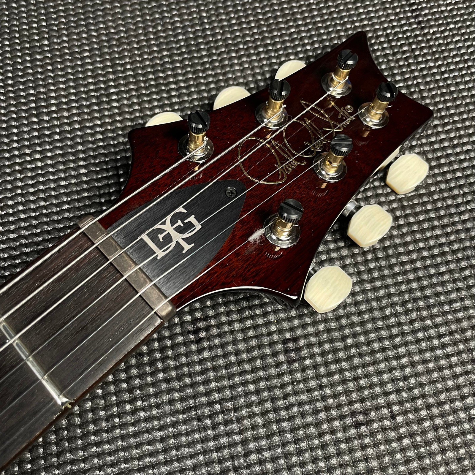 PRS Core DGT David Grissom Signature w/Gig Bag – Gold Top