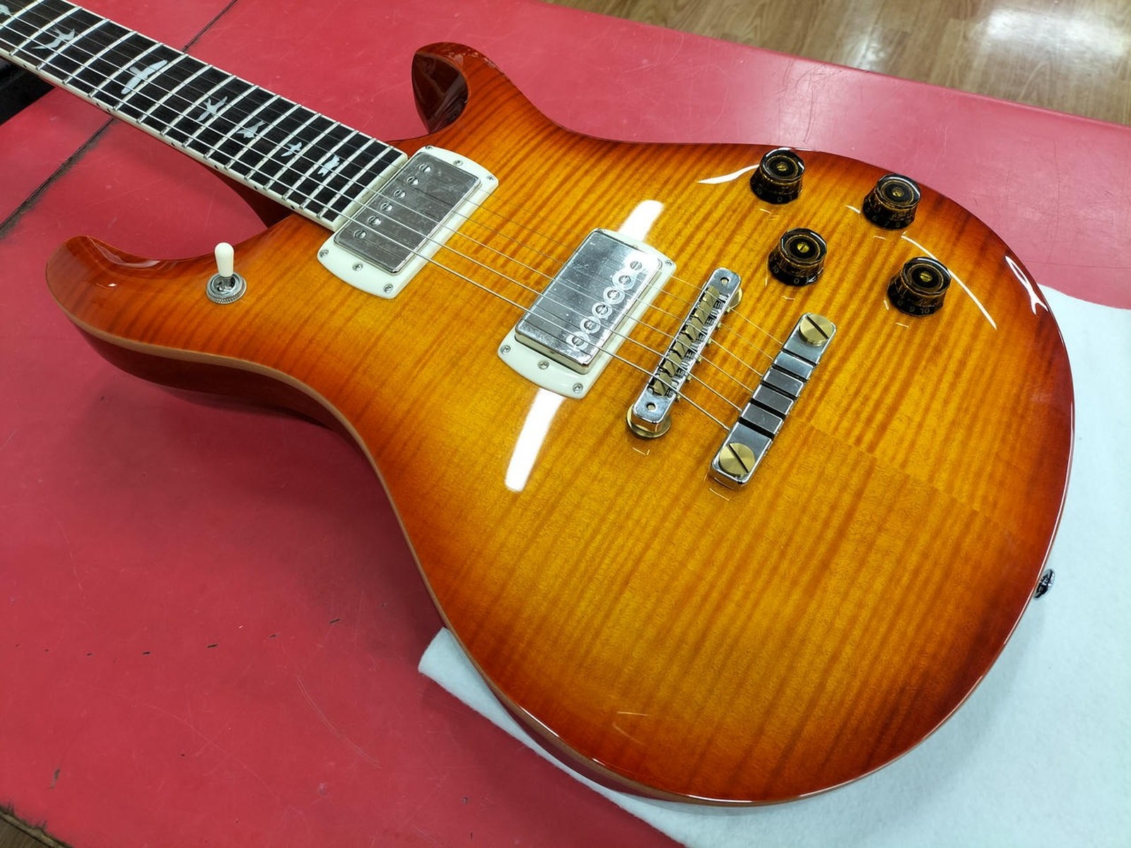 PAUL REED SMITH SE MCCARTY 594 VS Used 2025 Maple body Mahogany neck w/Gig case