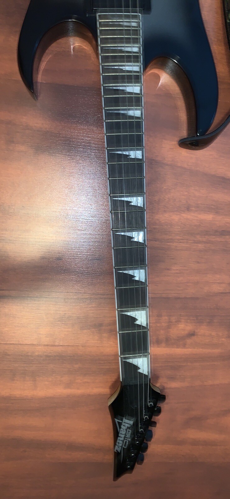 Ibanez Grg Metallic Gray Sunburst With 10g Fender Amp, 2 8ft Aux Cords, Pedals