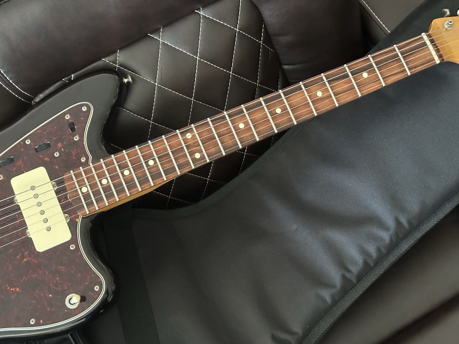 2019 Fender Vintera Mid ’60s Jazzmaster Modified and gig bag