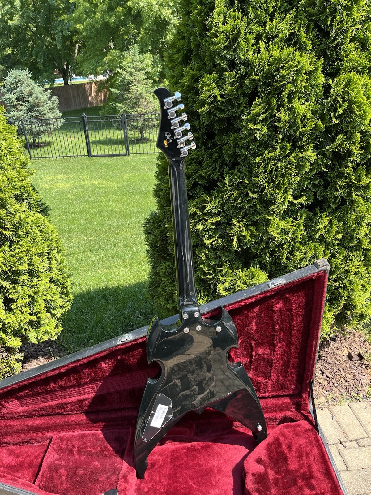Silvertone PSAP1 Paul Stanley Kiss Signature Apocalypse Electric Guitar W/ Case