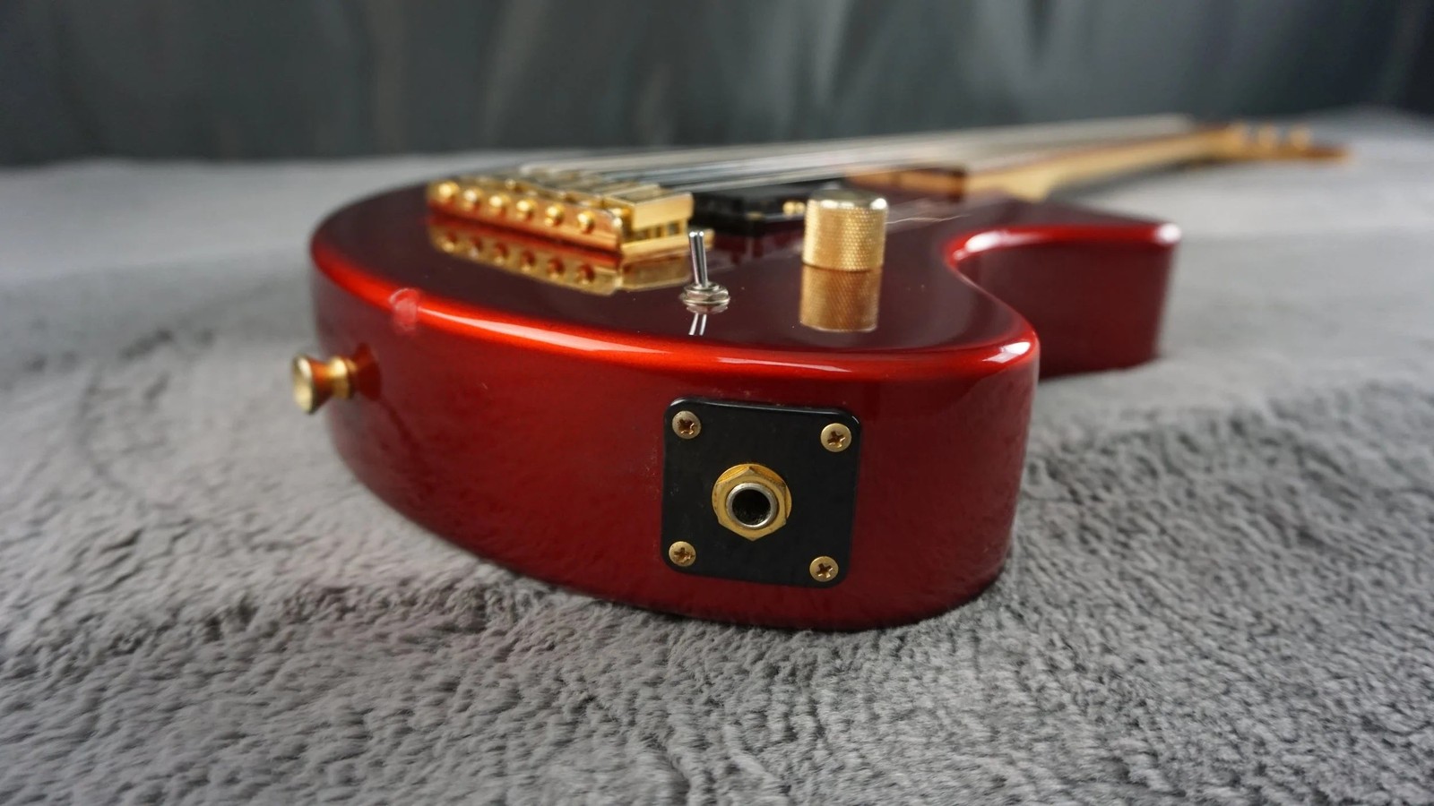Fernandes ZO-3 Electric Guitar w/ Built-In Speaker, Gig Bag – Red Made in Japan
