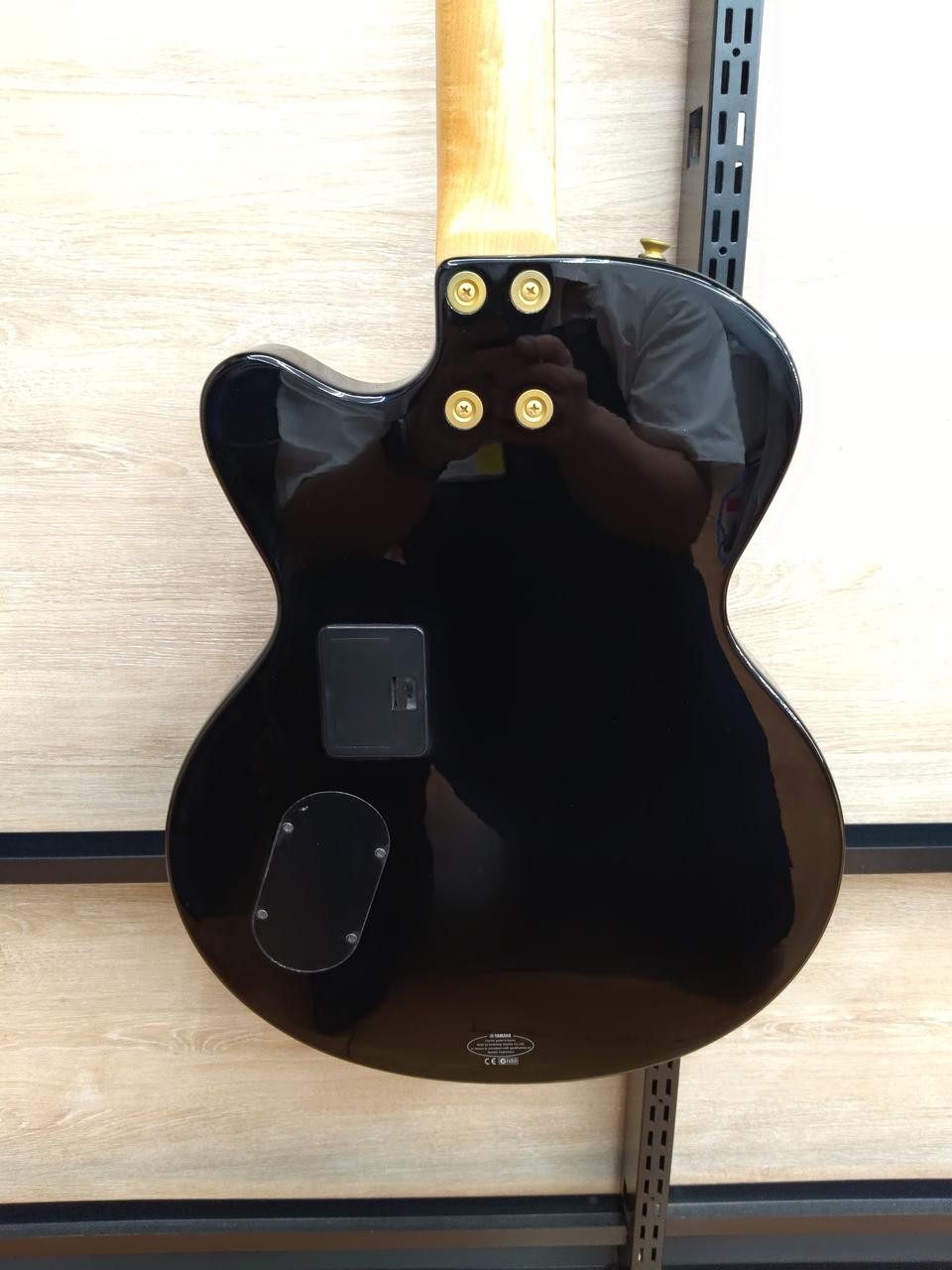 Yamaha AEX500NS Elegat Electric Acoustic Guitar Natural Finish