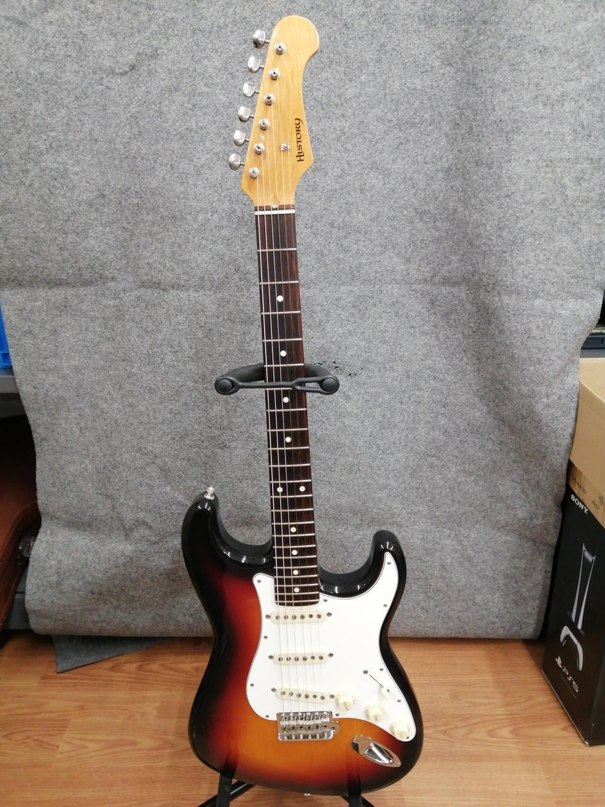 HISTORY CZ-SV/R 3TS Used Basswoodbody Maple neck Rosewood fingerboard w/Softcase