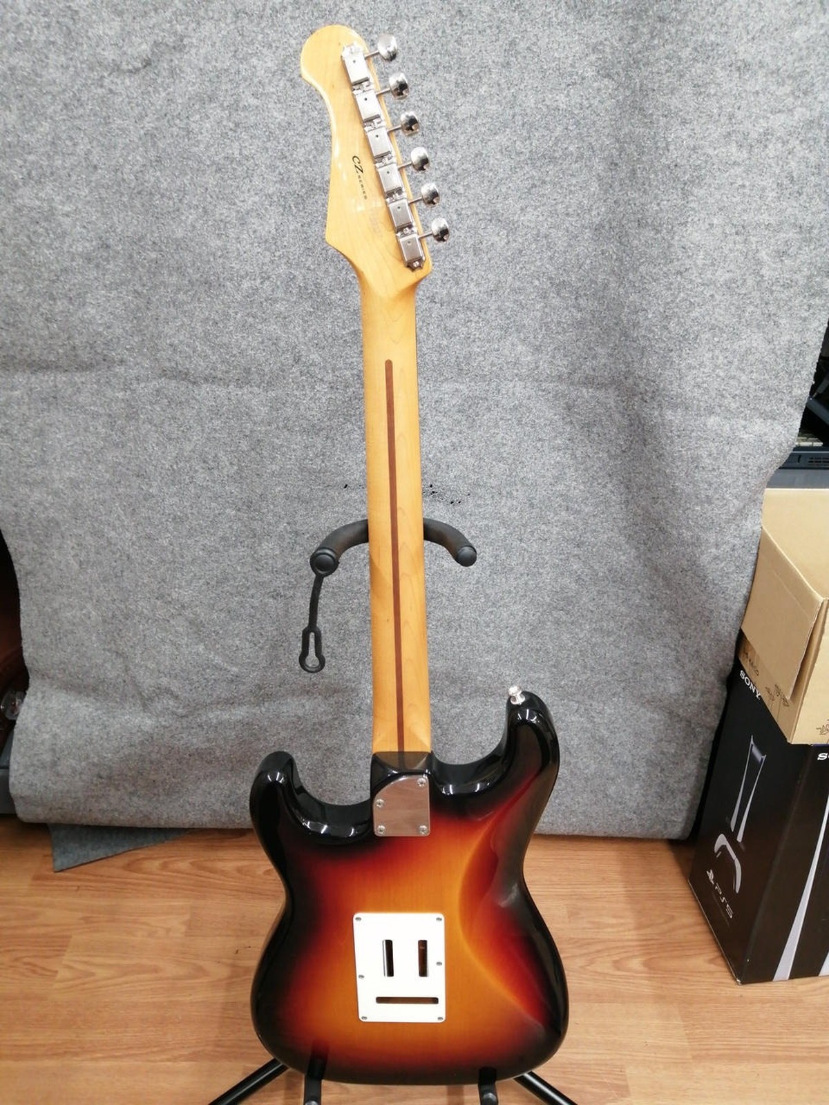 HISTORY CZ-SV/R 3TS Used Basswoodbody Maple neck Rosewood fingerboard w/Softcase