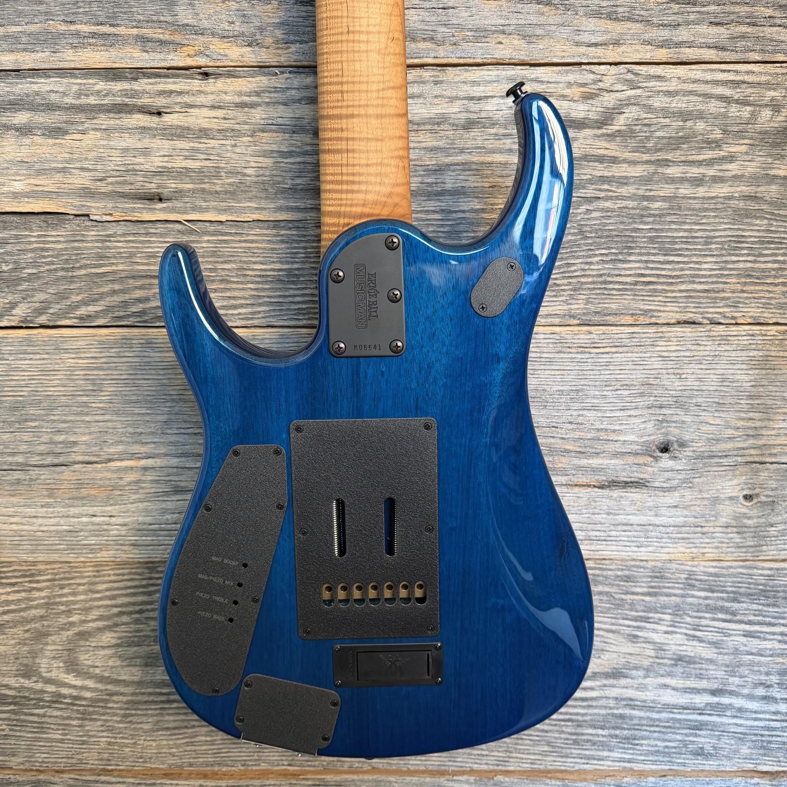 Ernie Ball Music Man JP15 7-String Electric Guitar – Ultramarine Quilt