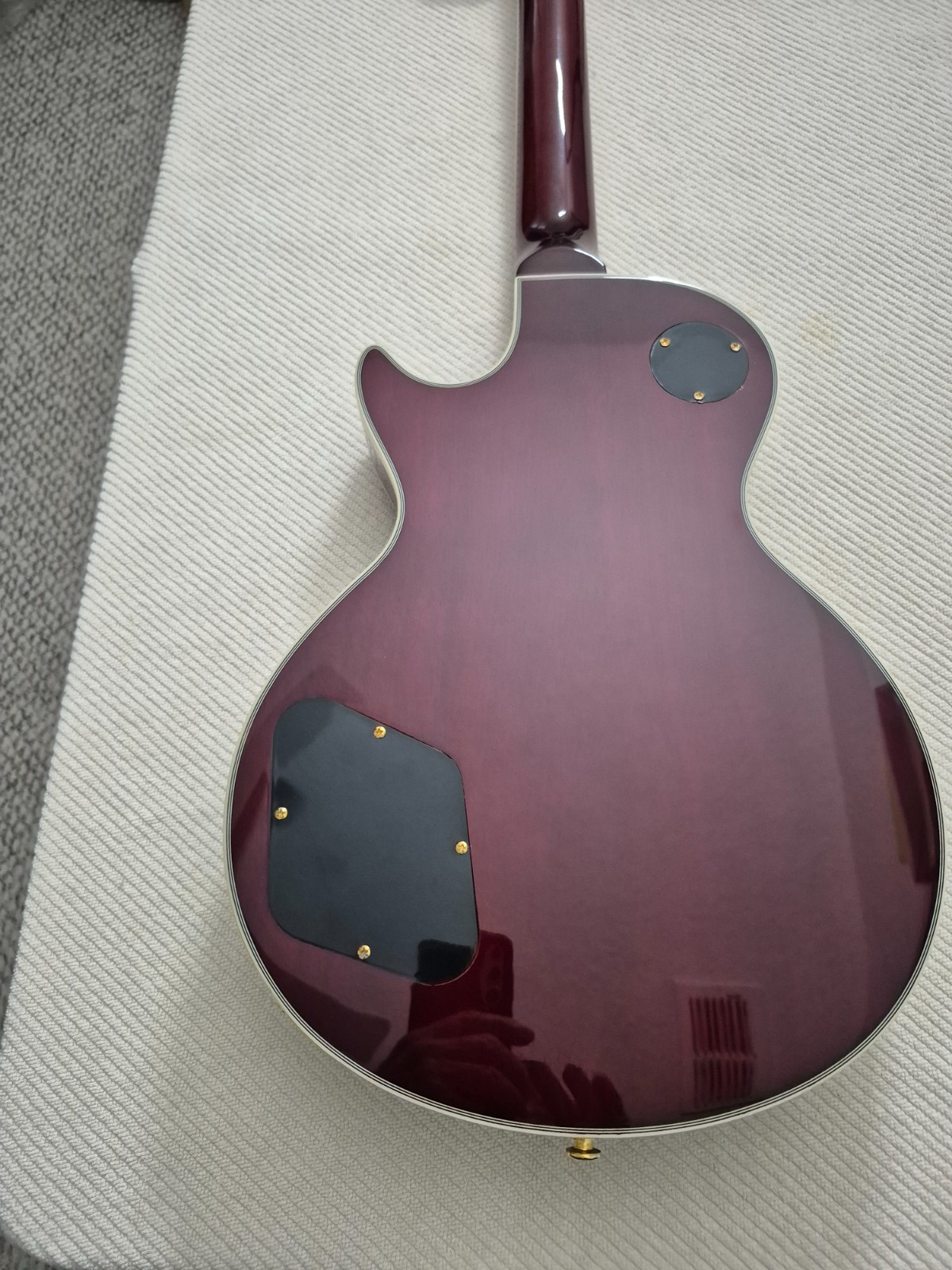 Voltaxis RedBurst Mahogany Body Upgraded HumBuckers Coil Split New Capacitor