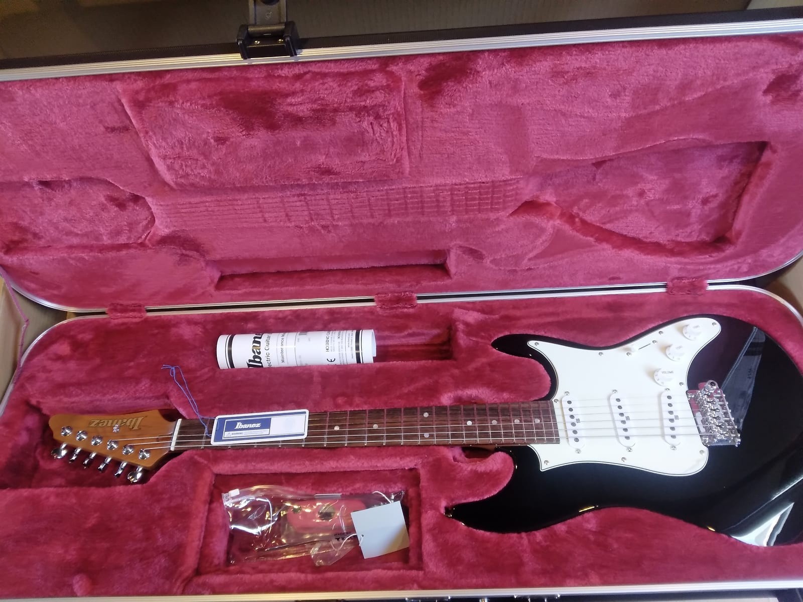 Ibanez – AZ2203N | AZ Prestige Series Electric Guitar / Black Gloss