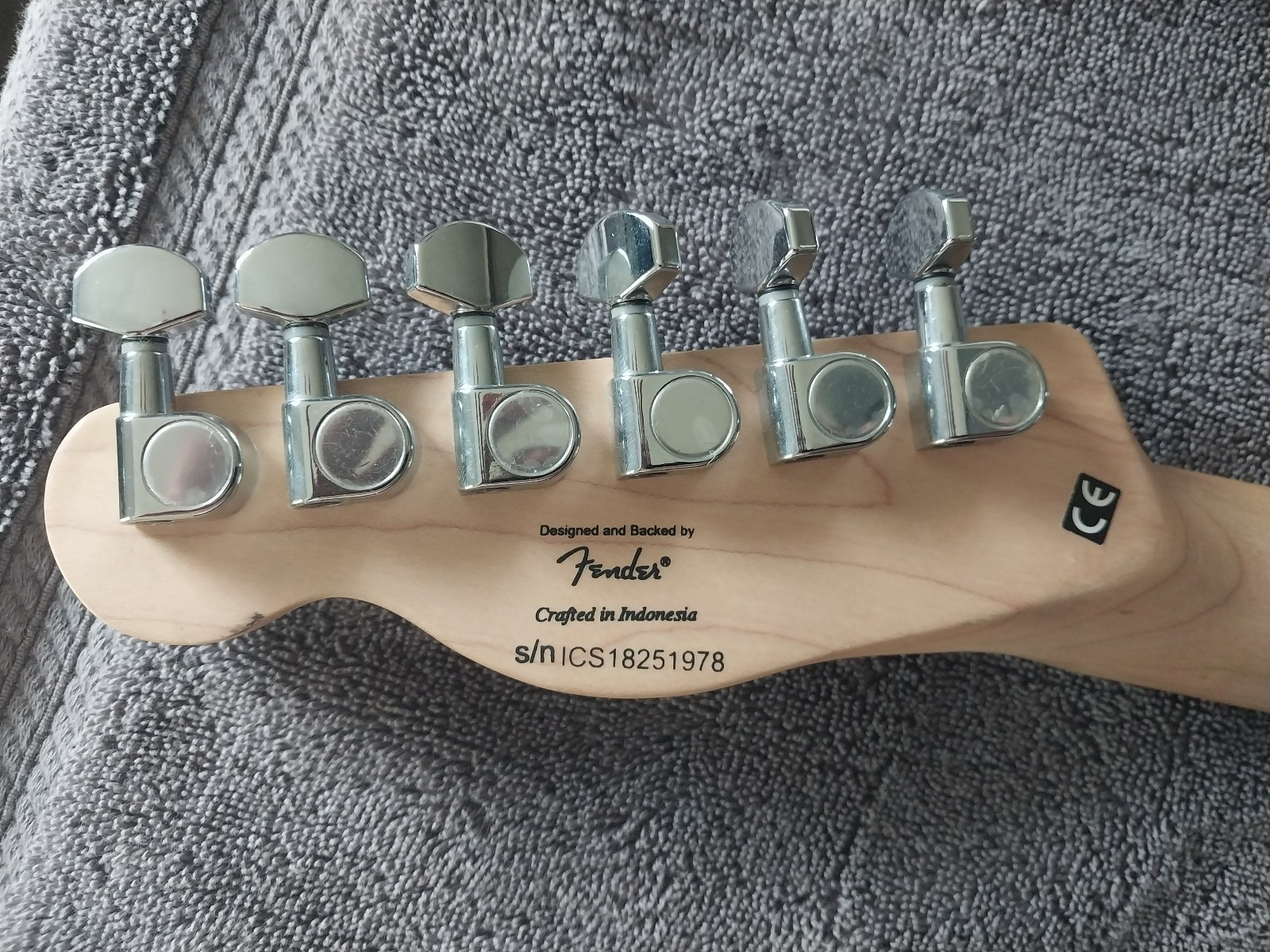 2018 Squire Affinity Telecaster Black and White with Hardshell Case