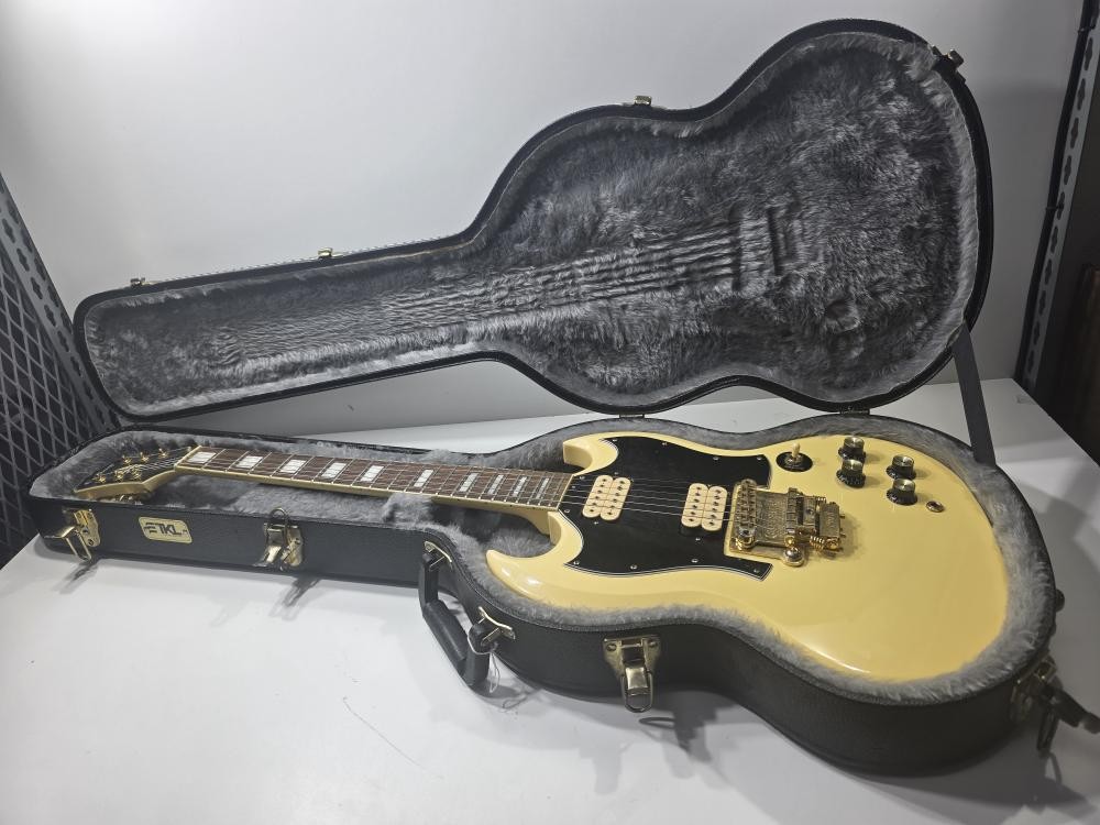 EPIPHONE G-400 LES PAUL CUSTOM (P13019973)