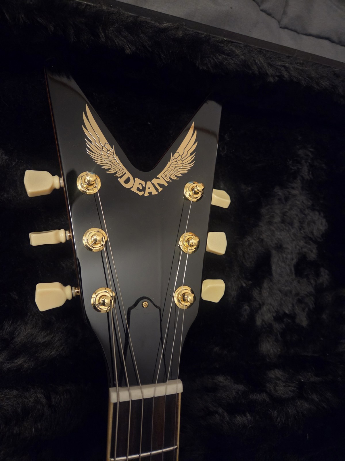 Dean USA Vengeance Pickguard Natural Mahogany Electric Guitar with case