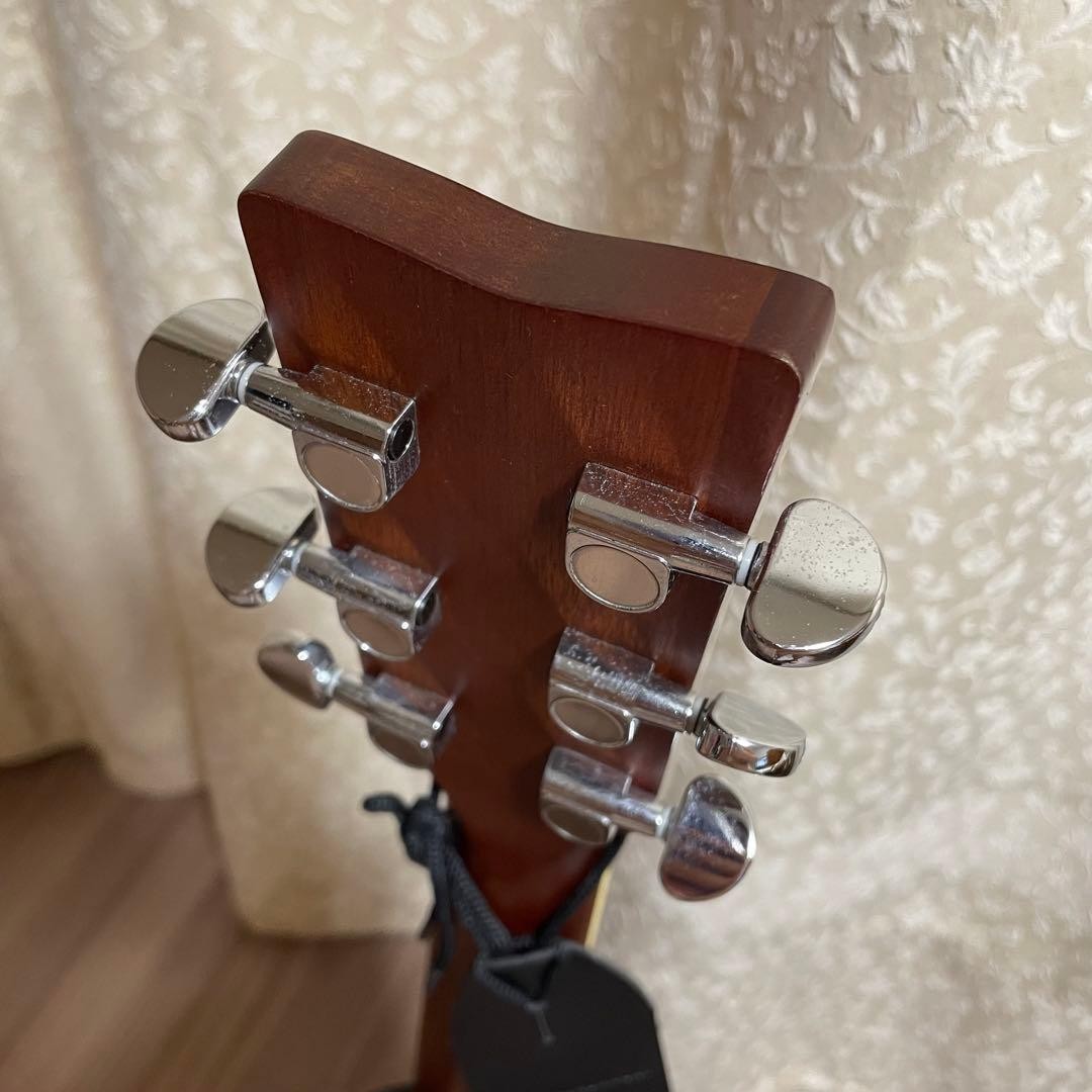 YAMAHA FS820 acoustic guitar