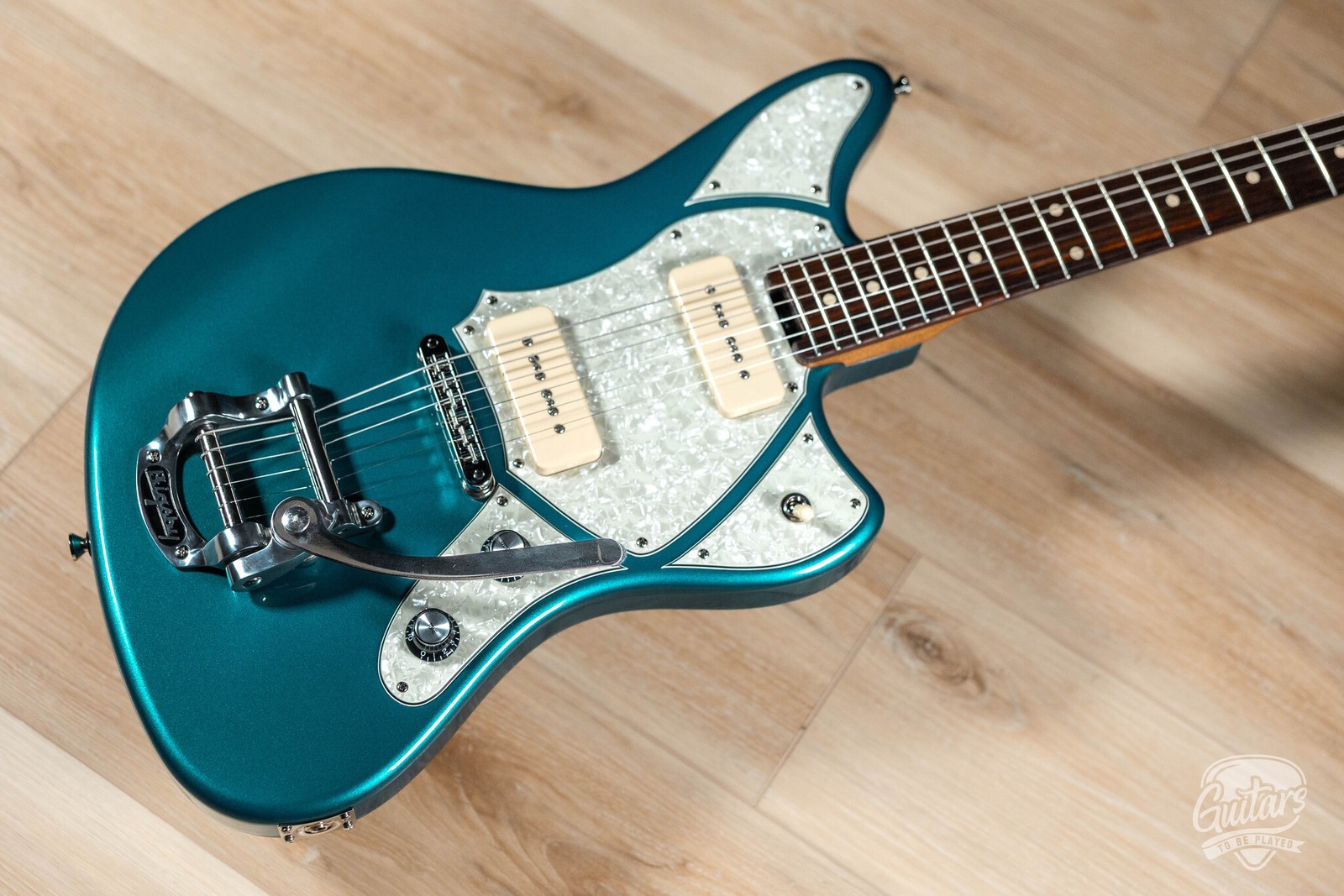 Veritas Riverton Bigsby Guitar w/ PoleCats P-90s & RW Fretboard –Ocean Turquoise
