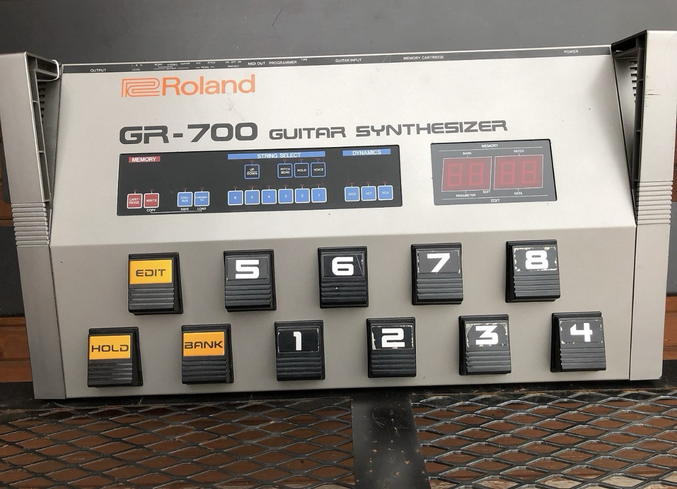 Roland G-707 & GR-700 Guitar Synthesizer – White – Mid 80’s Excellent Condition