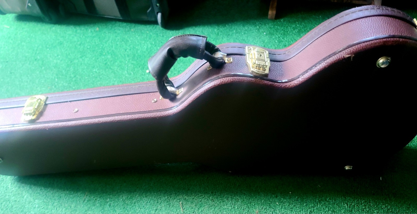 Vintage INDIE guitar With Original Hard Case And Silk Curtian , Keys Included