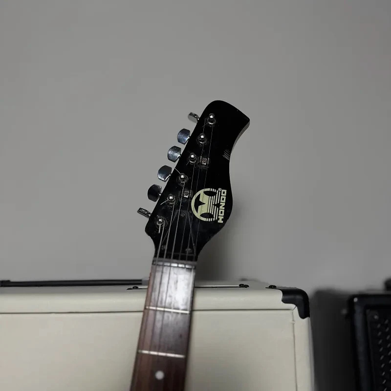 Hondo H-2 1980’s Guitar – Blue