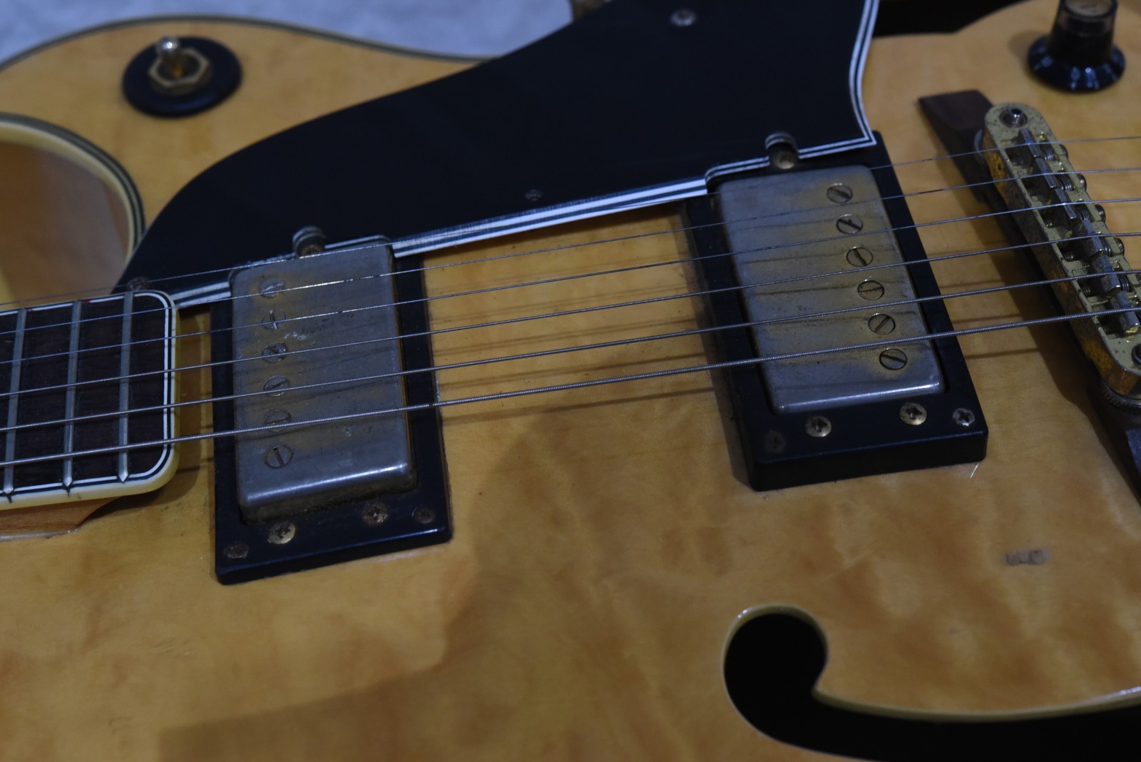 Aria 2312 Hollow Body Electric Guitar – Maple Flame – Vintage Japan 1970s ES175