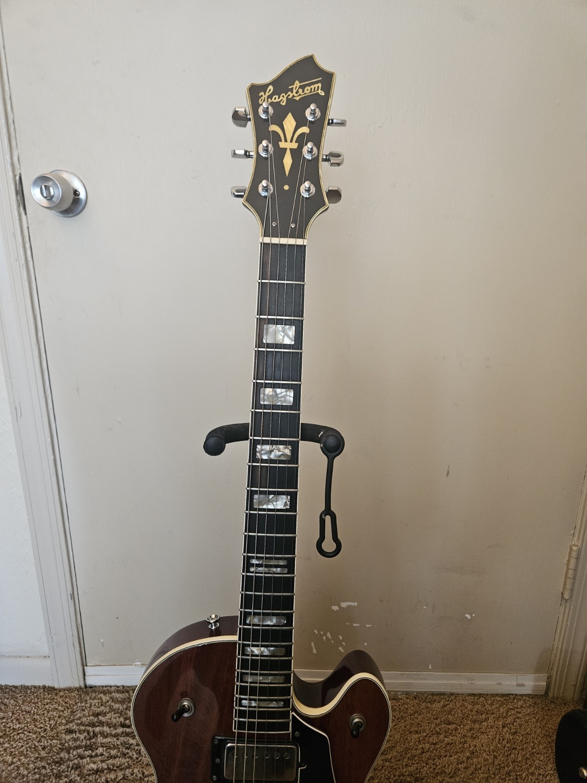 Hagstrom Swede 1970’s Mahogany w/case