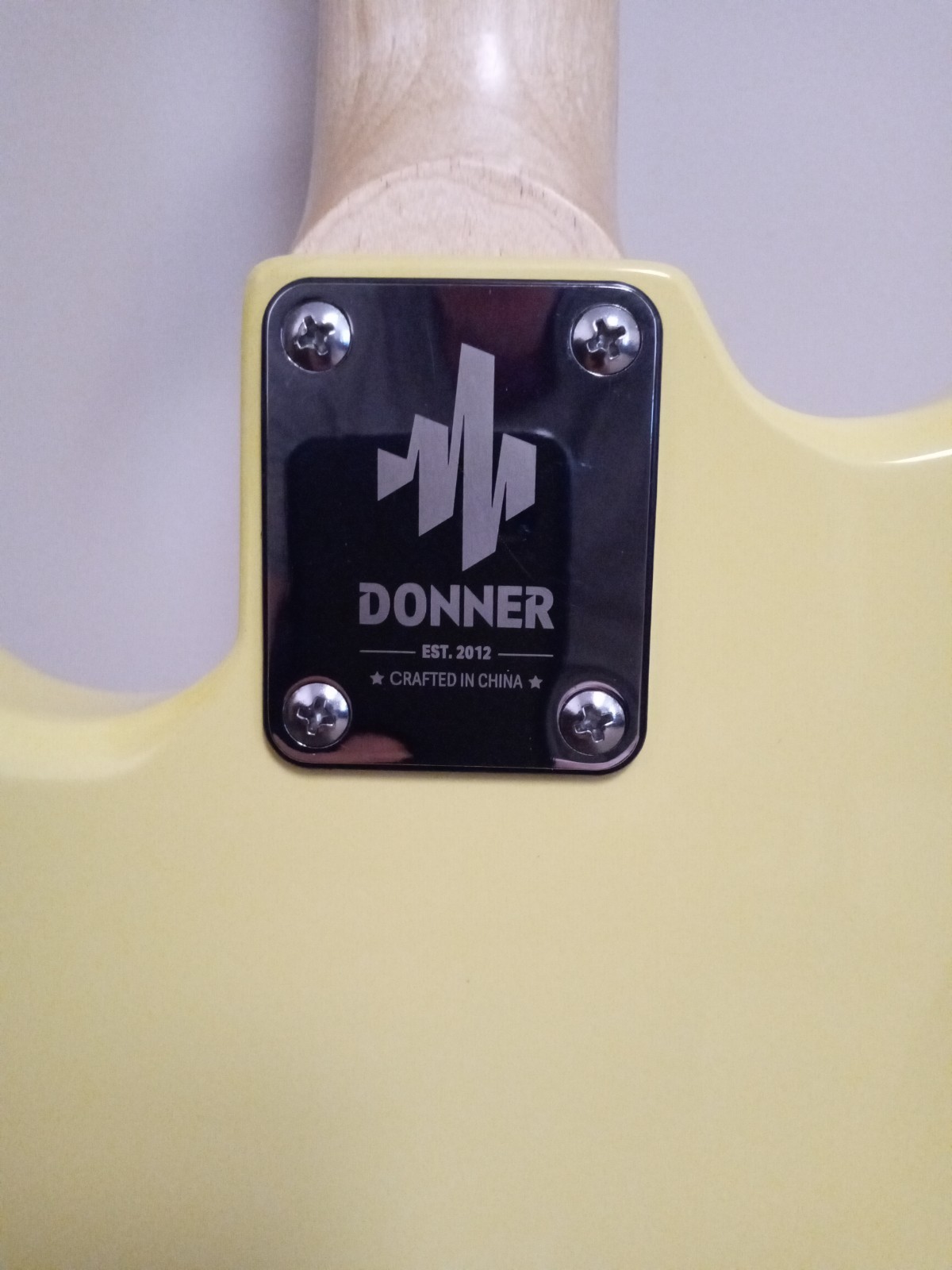 Donner DST- 100 Electric Guitar W/Gig Bag And Accessories