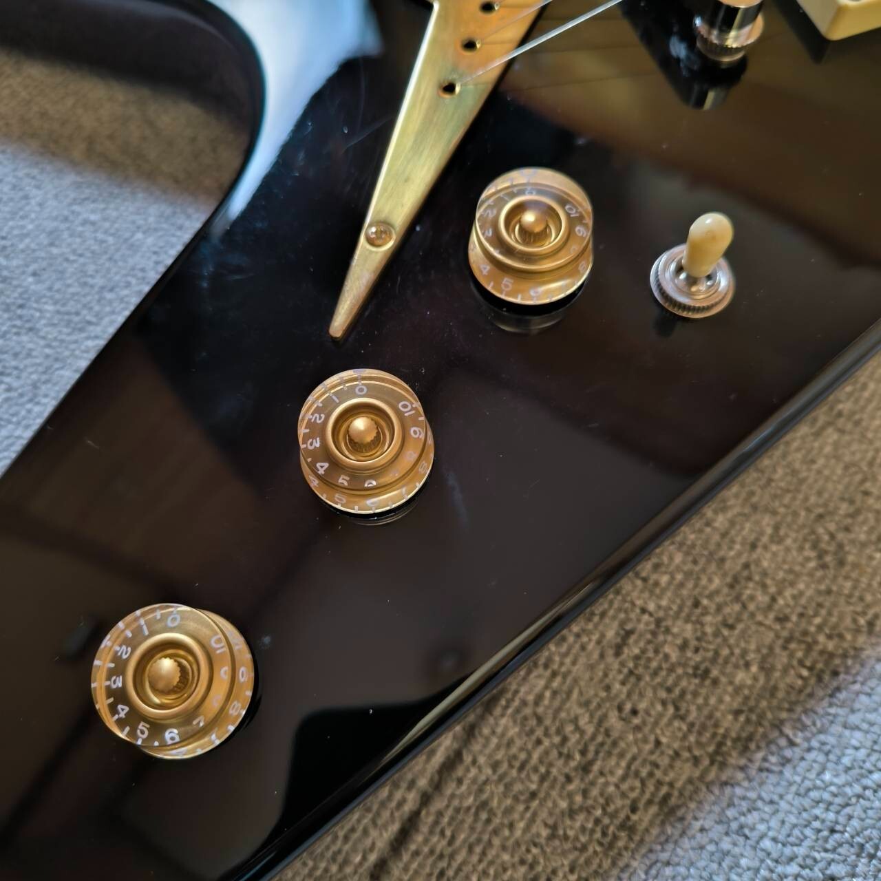 DEAN V Chicago Flame Series 79V Classic Black DiMarzio PU 3.46kg GigBag From JP