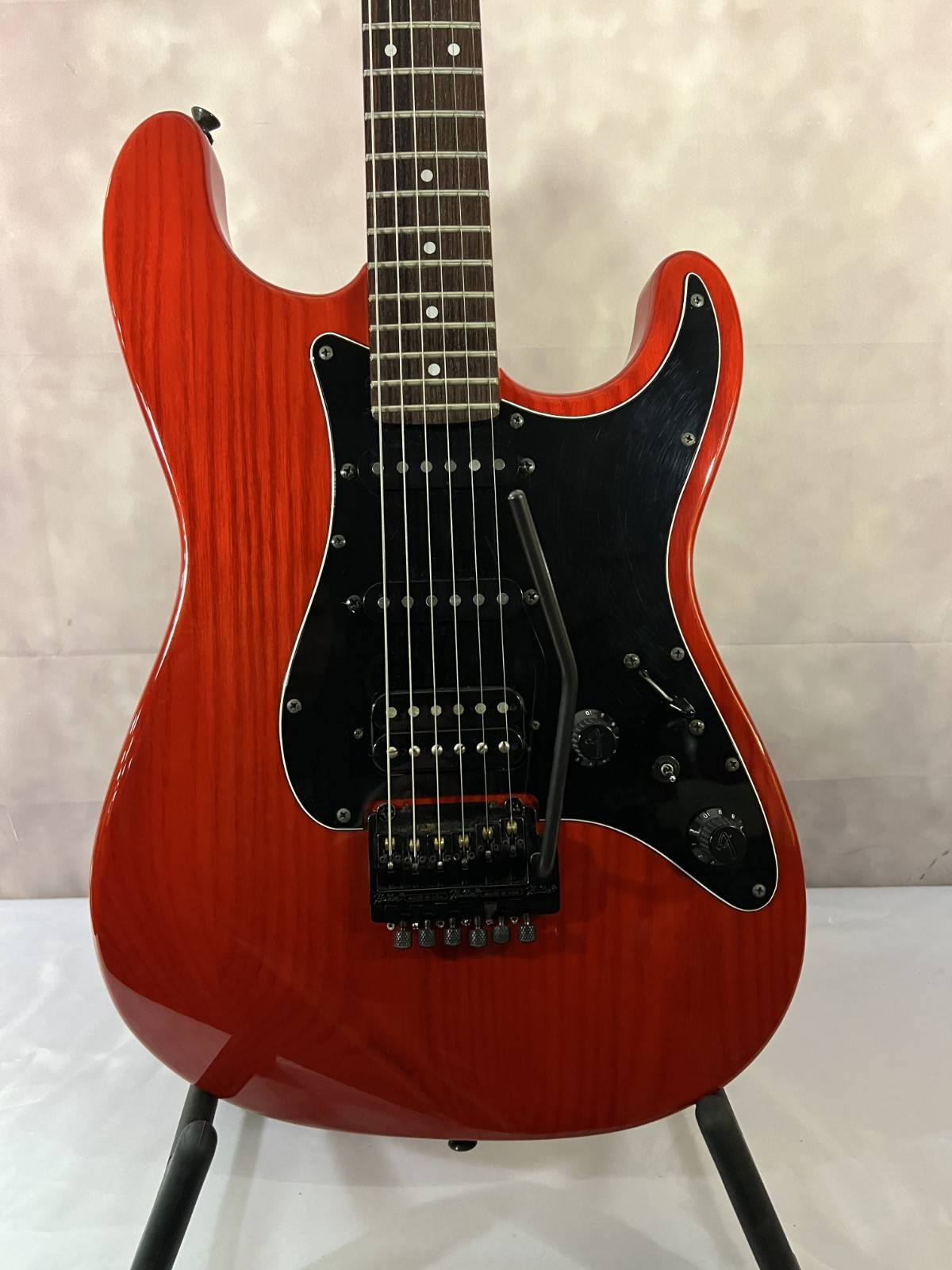 Fender 80’s Contemporary HSS Stratocaster MIJ Translucent Crimson Red