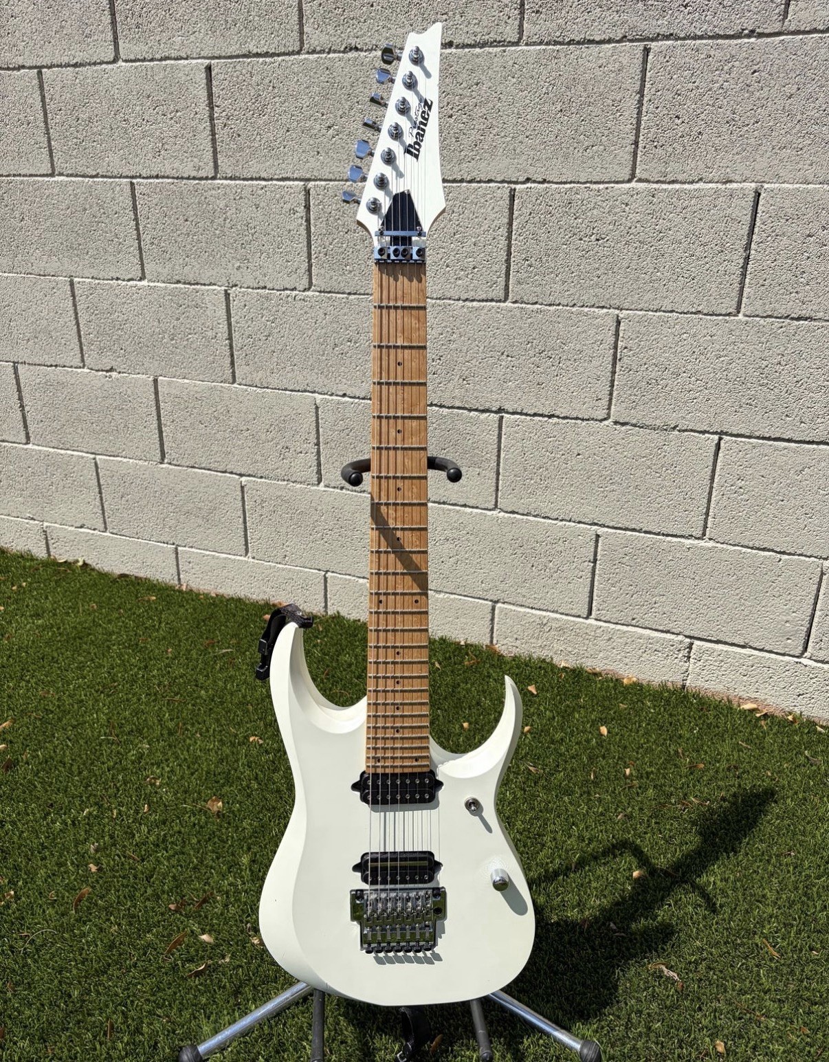Ibanez RGD3127 Prestige 7-string guitar Pearl White Flat With Case