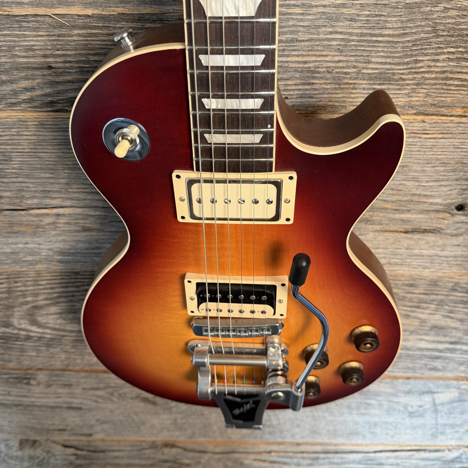 Used Gibson Les Paul Standard ’60s Faded 2024 – Vintage Bourbon Burst
