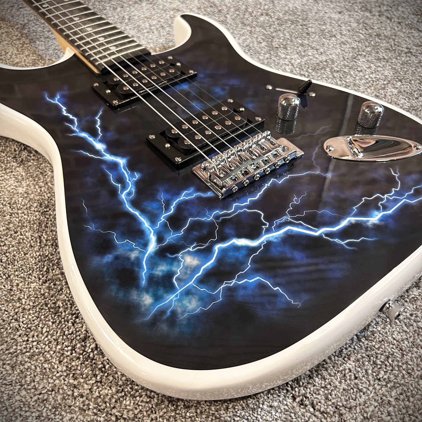 Full-Size Electric Guitar with White Lightning Finish HH Pickups, Gig Bag & More