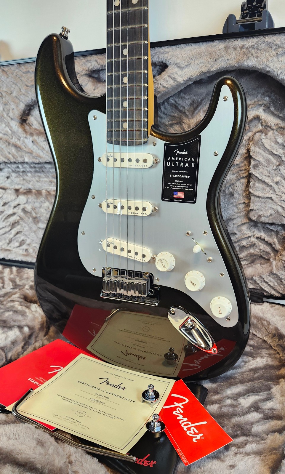 Fender American Ultra II Stratocaster, Texas Tea, W/HSC