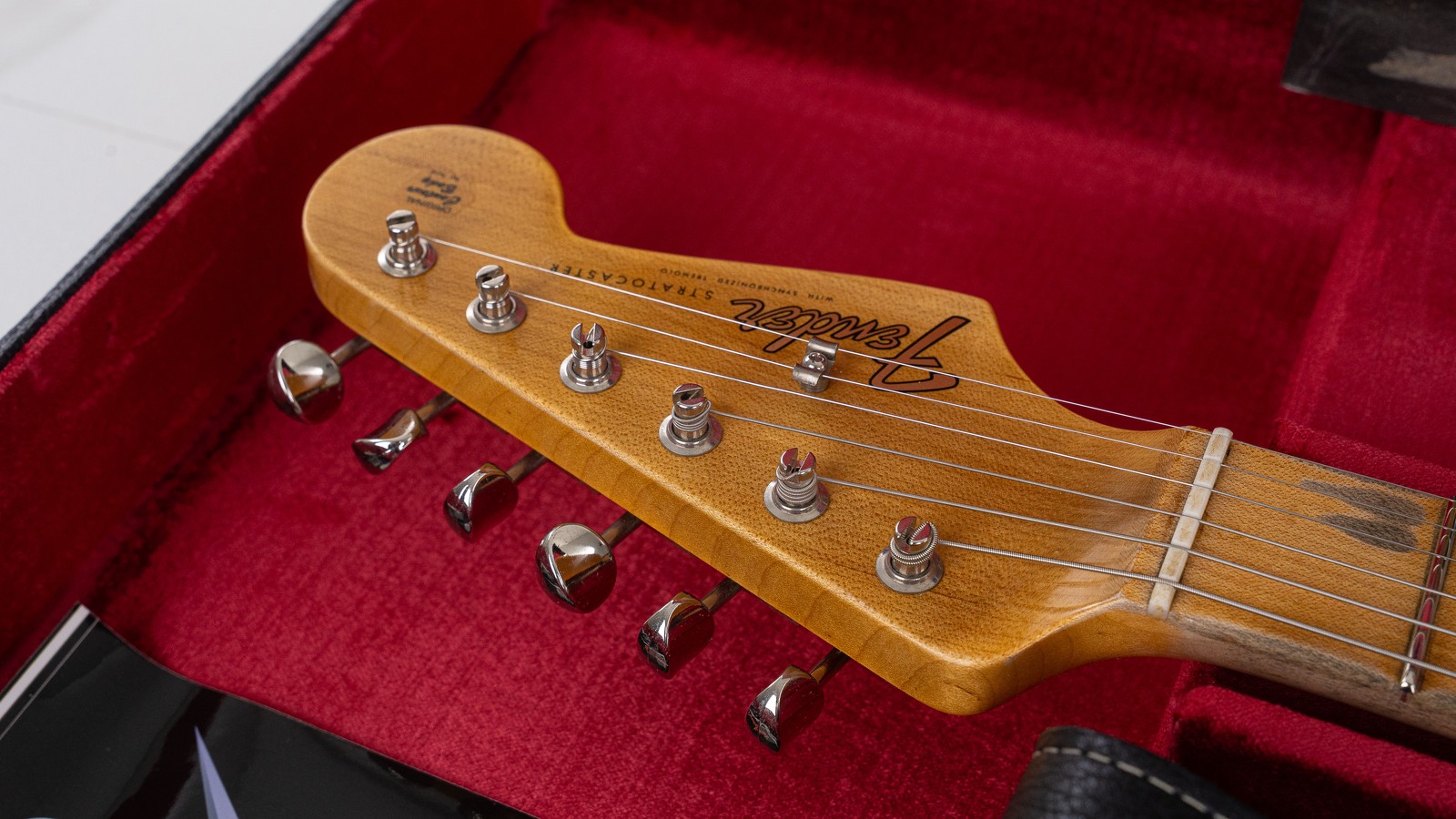 Fender Custom Shop Postmodern Stratocaster Journeyman Relic Guitar, Violin Burst