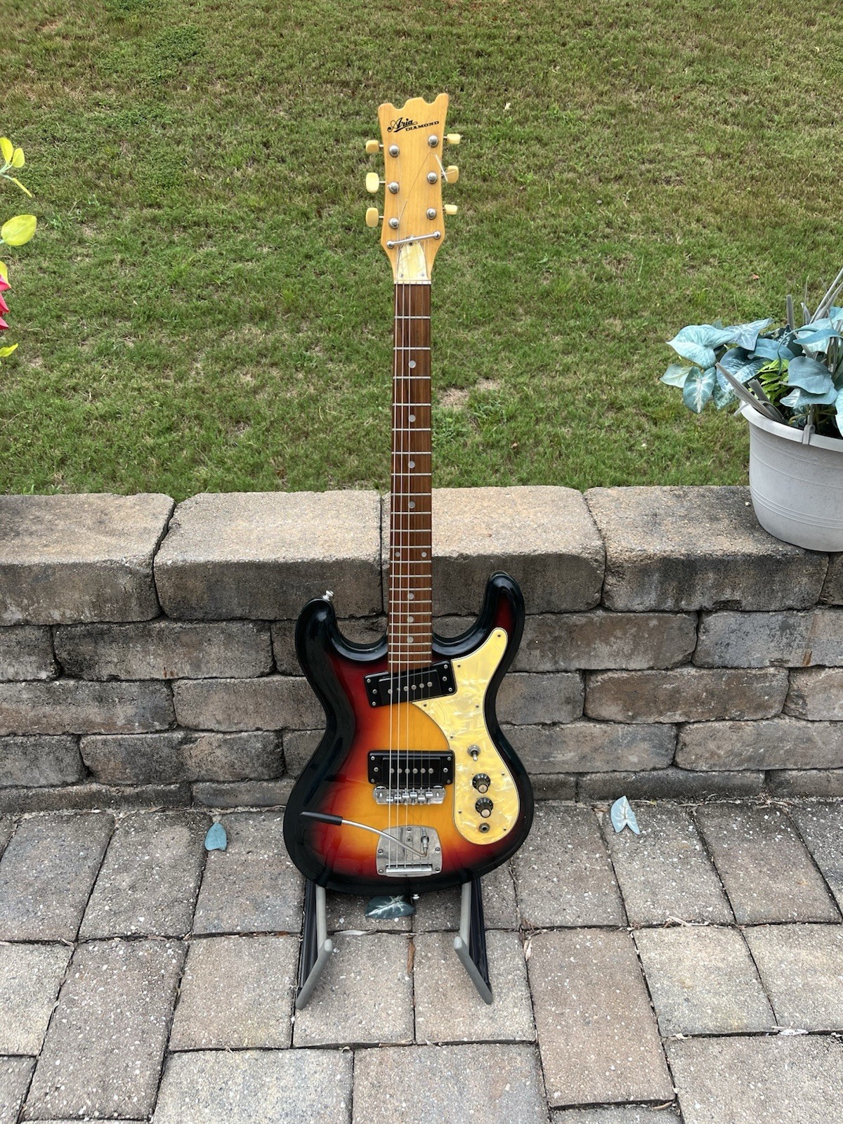 Vintage 1970’s Aria Diamond Hi-Flier Electric Guitar