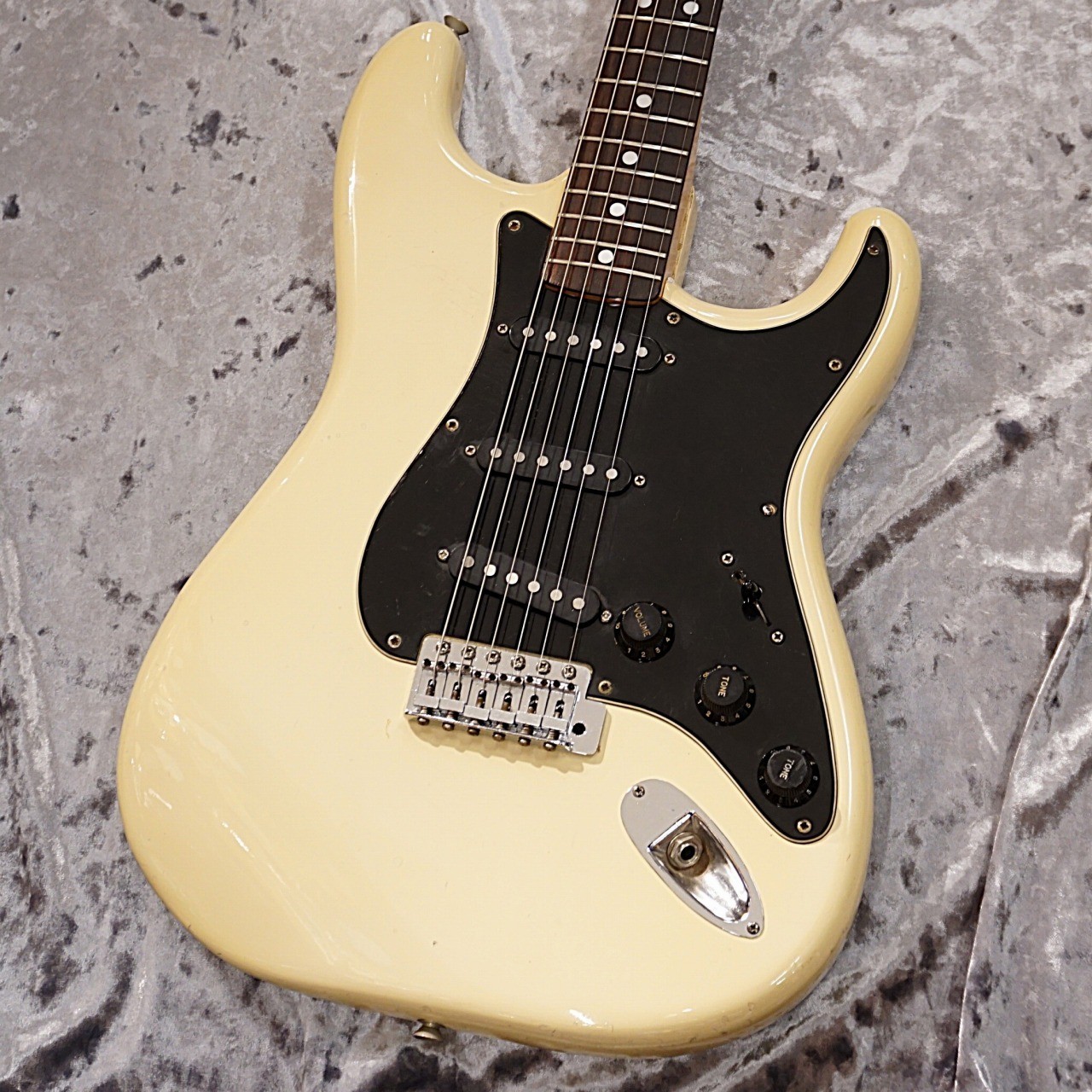 Tokai SS-36 Silver Star 1979 Vintage White Rosewood MIJ Guitar from Japan