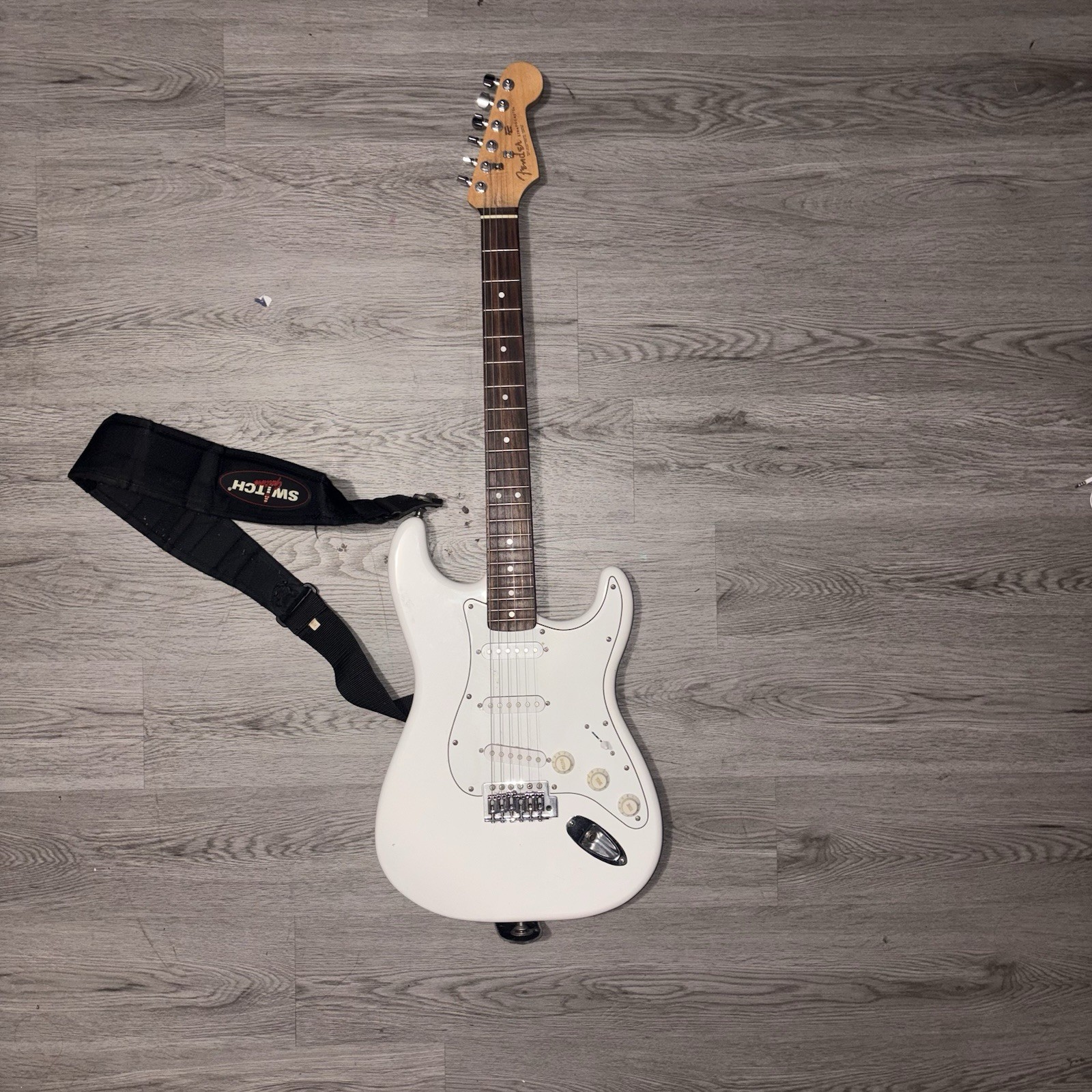 Fender Stratocaster 6-String Electric Guitar made in 2007 Off White used