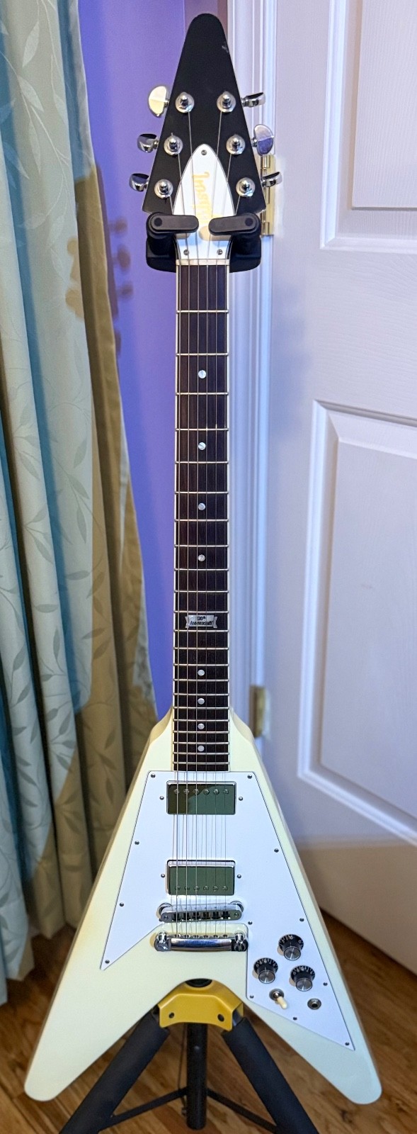 Gibson 120th Anniversary Flying V 2014 – Classic White – Better Pics soon!