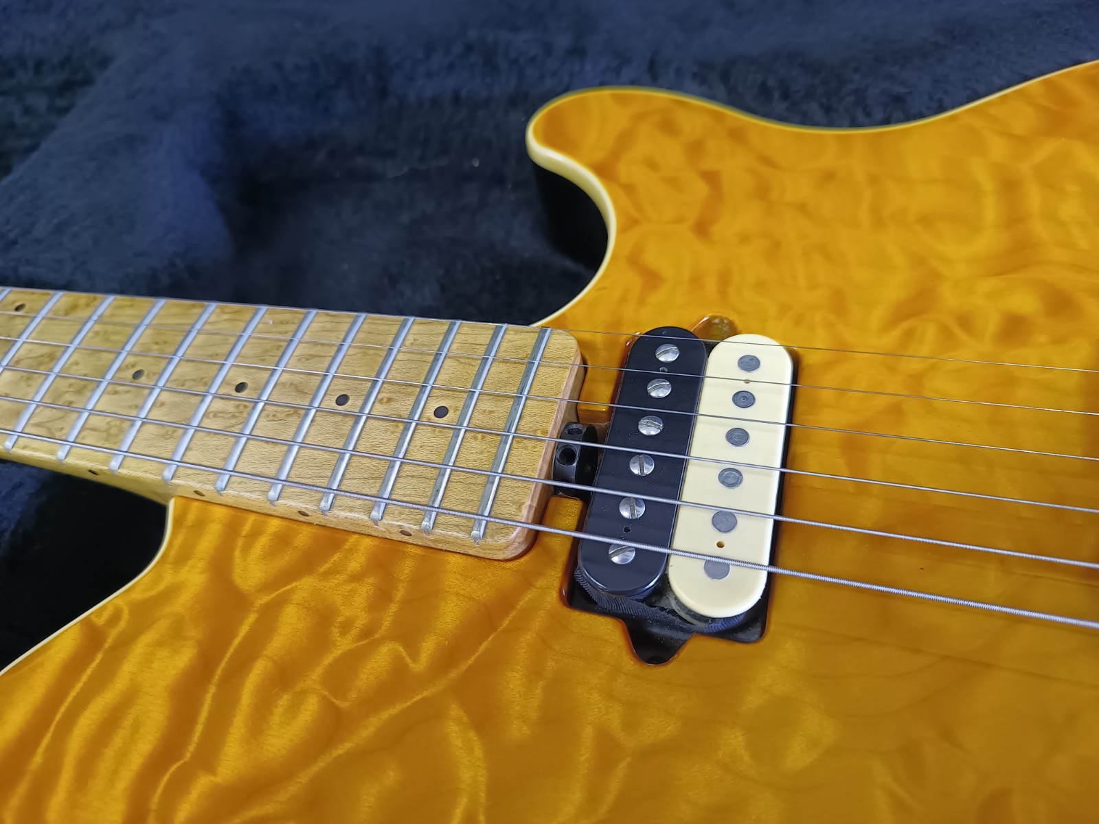 Ernie Ball Music Man Axis Trans Amber Solid Body Electric Guitar 2002 USA