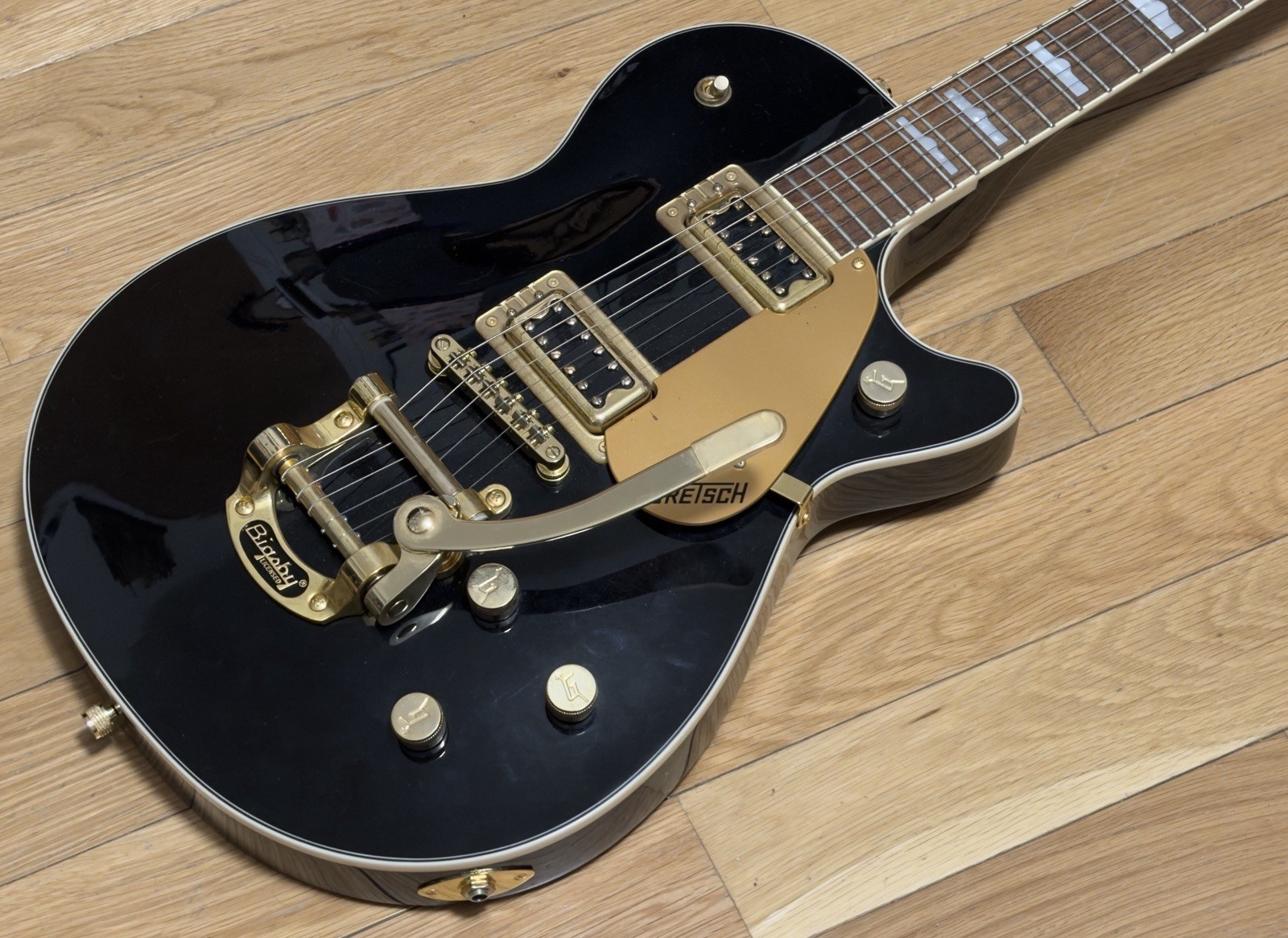 Gretsch G5237TG Electromatic Jet FT Bigsby LE Guitar Black Pearl Metallic Gold