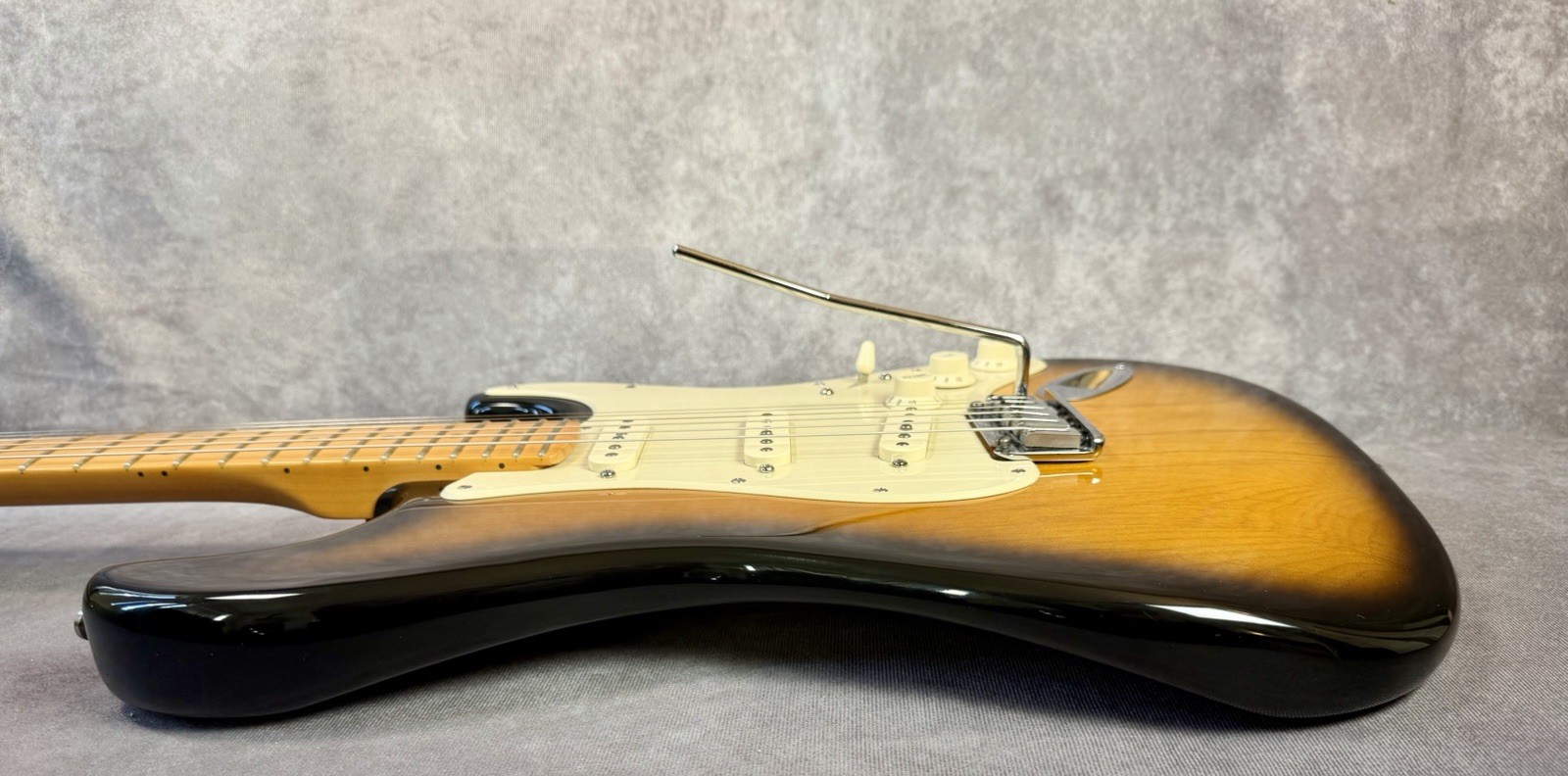 2003 Fender American Deluxe Stratocaster Tobacco Burst w/OHSC
