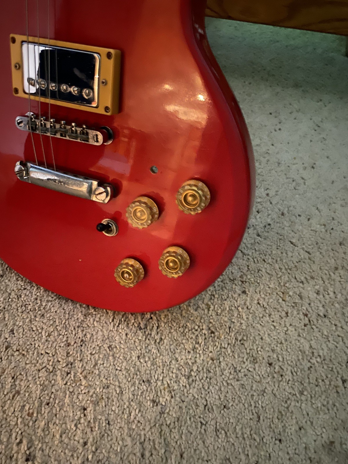 1980’s Voyager By Arbor 2 Pickup Les Paul Shape Electric Guitar