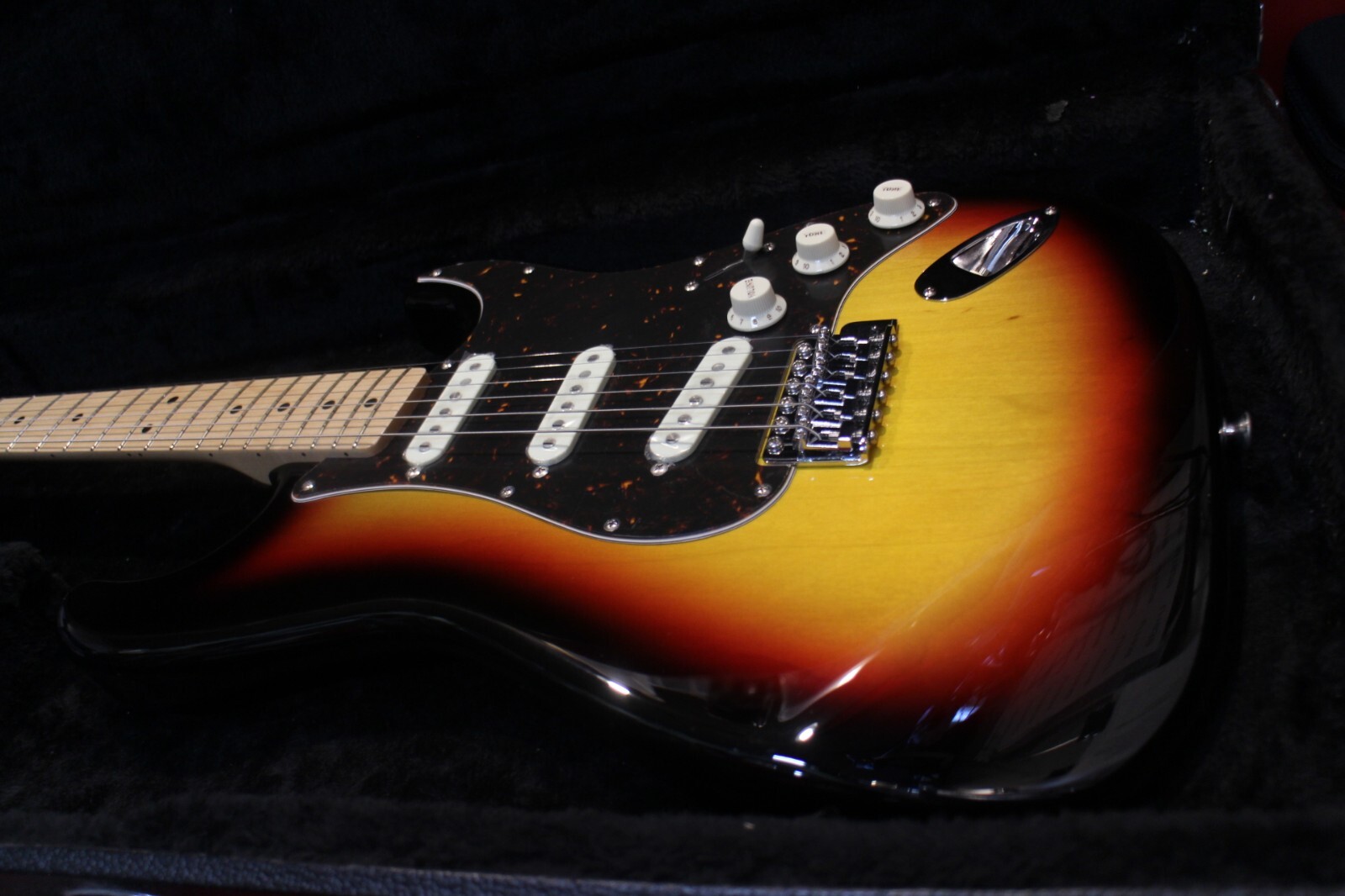 NEW Fender Japan Stratocaster Tradnl70s MN 3TSB Sunburst GT267 230511