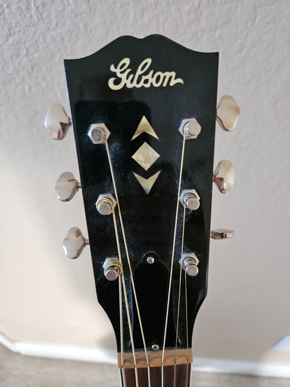 2002 Gibson AJ Advanced Jumbo – Excellent Condition; Aged Beautifully; FREE SHIP