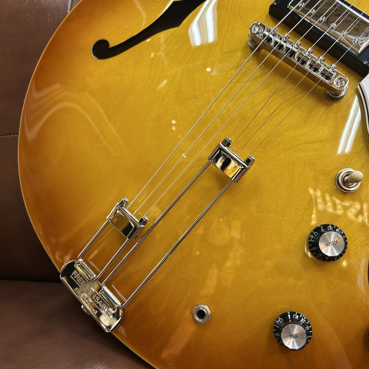 Epiphone Riviera Royal Tan #26041510858 3.65kg