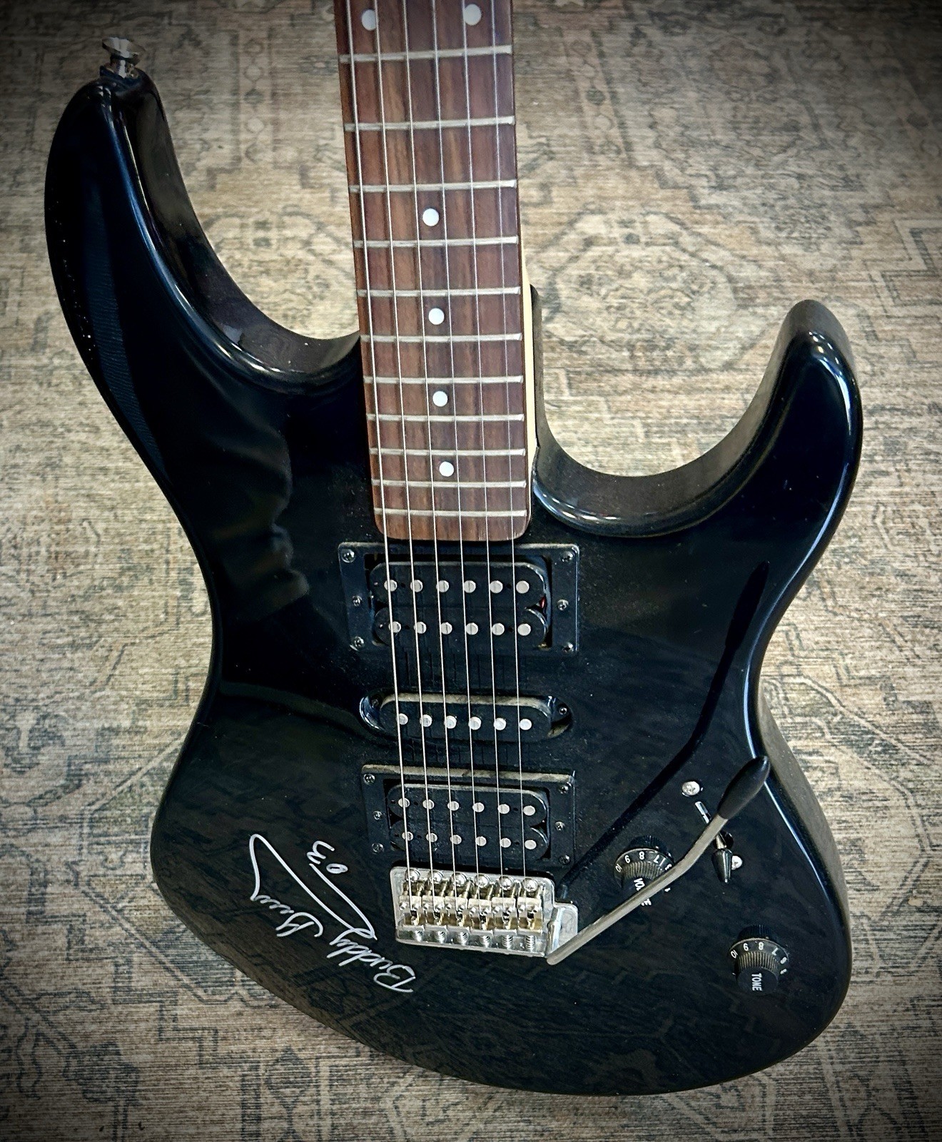 2003 Buddy Guy Autographed Electric Guitar